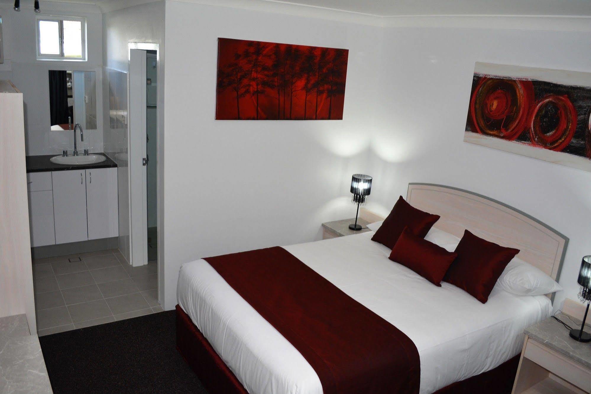 Alabaster Motor Inn Taree Exterior photo